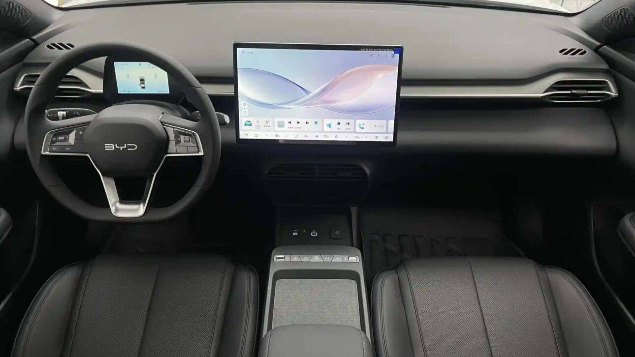BYD E7